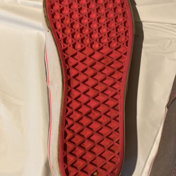 Vans - Picture 3 of 4